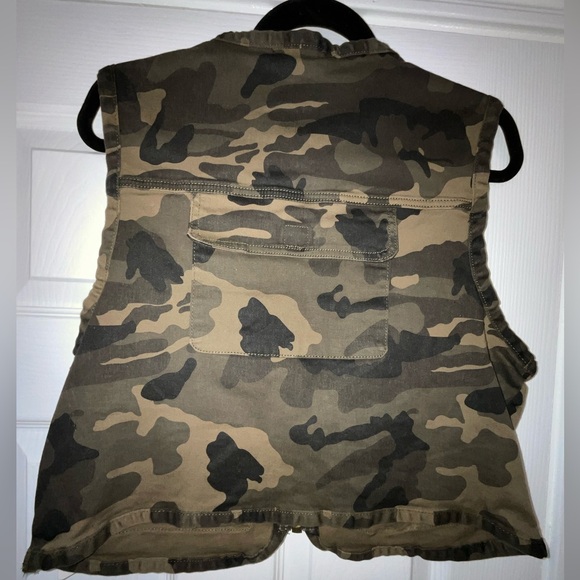 Camo Utility Vest/Jacket - Picture 3 of 4